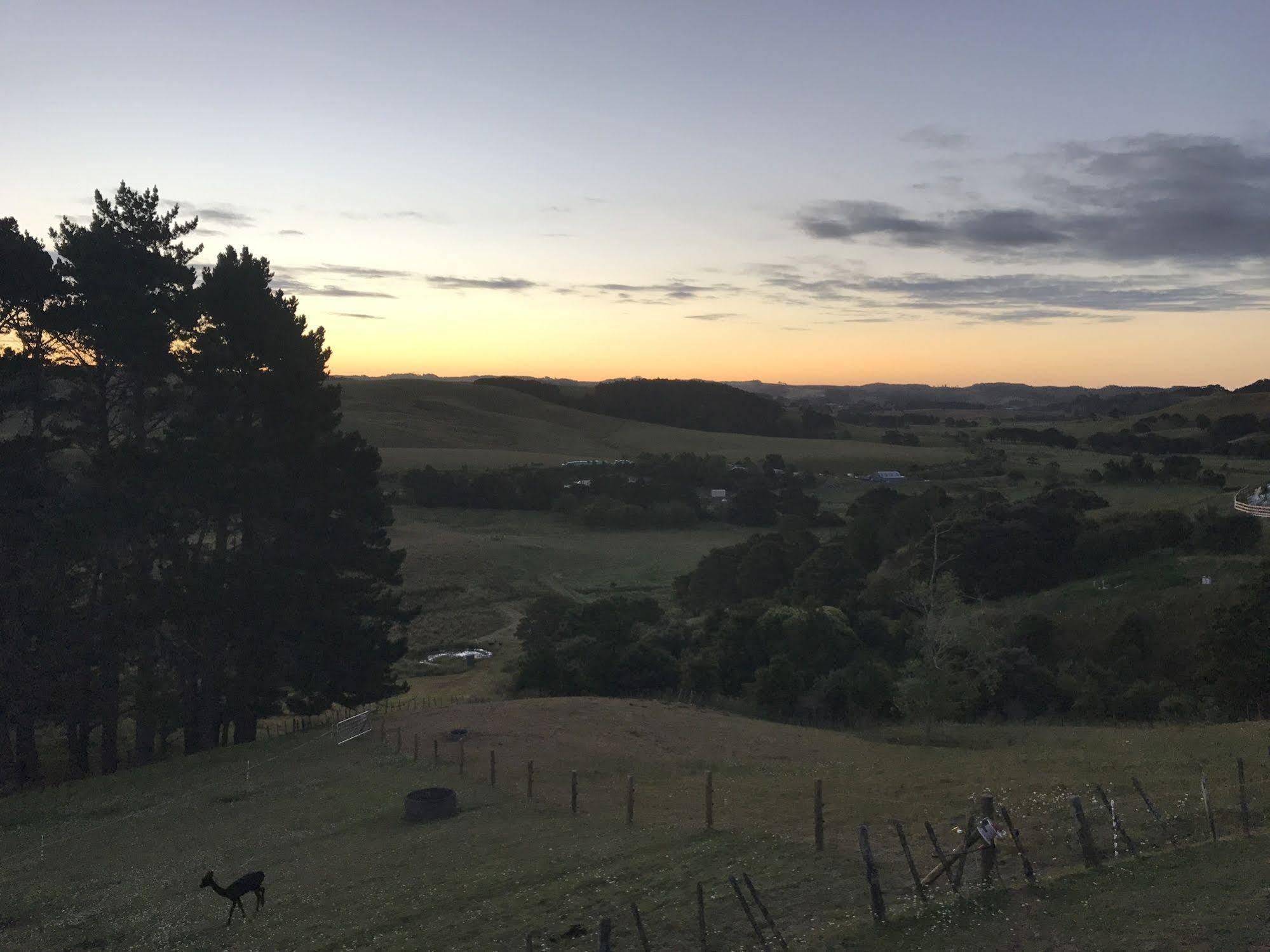 Pukeatua Farmstay Waimauku Exterior foto